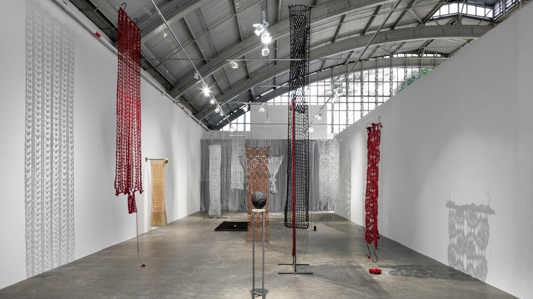 ektor garcia, kortinas, exhibition view. Courtesy of Mendes Wood DM