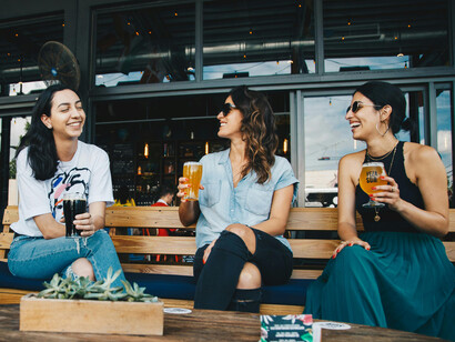 A cena das cervejas artesanais em São Paulo está em alta, com mais de 380 cervejarias registradas no estado, oferecendo uma grande variedade de sabores e estilos para todos os gostos