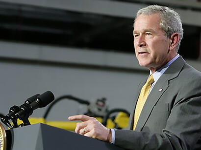 American President George W. Bush addresses his remarks Tuesday, July 29, 2008 at the Lincoln Electric Company in Euclid, Ohio, on energy and economic issues