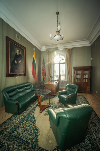 The returning relics, exhibition view. Courtesy of M. K. Čiurlionis National Museum of Art 