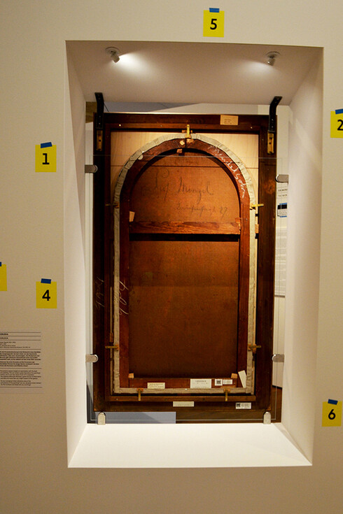 Revealed By The Reverse. Courtesy of Deutsches Historisches Museum