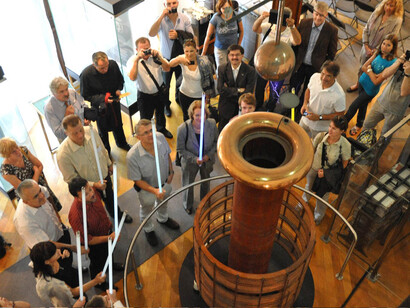 Demostración de la bobina de Tesla en el Museo Nikola Tesla