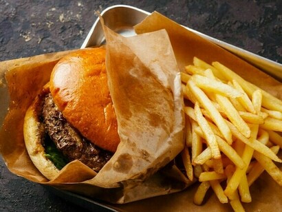 Hamburguesa con patatas fritas