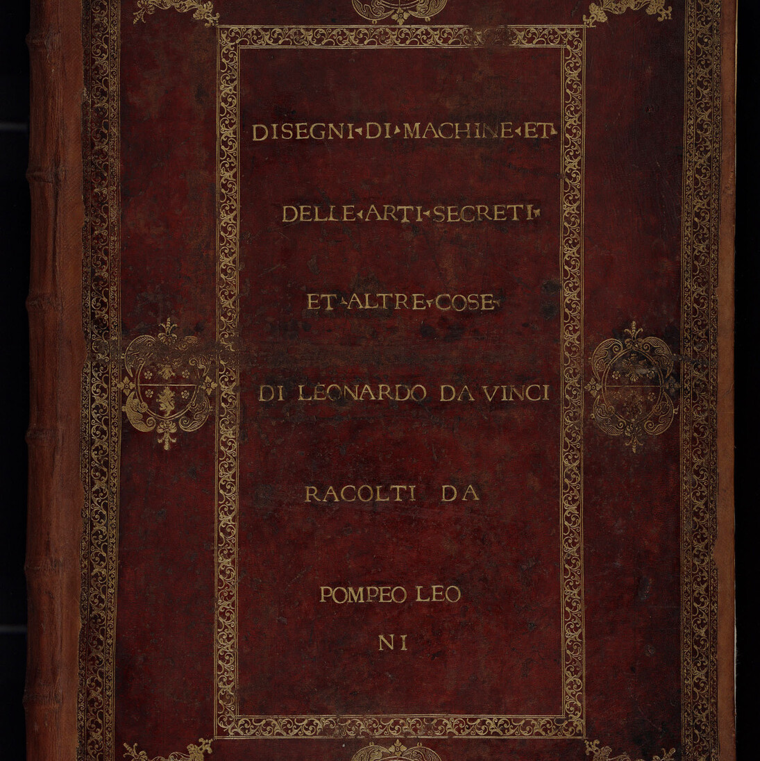 Pompeo Leoni, antica custodia del Codice Atlantico, dettaglio, pelle, legno e impressioni oro - 66,3 x 48,6 x 9,8 cm