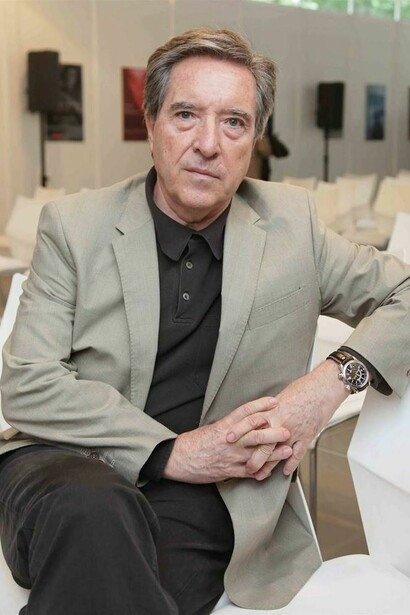 Iñaki Gabilondo posando para una fotografía