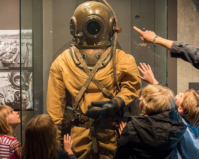 The Salvaging. Courtesy of The Vasa Museum 