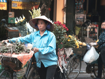 Offertes, vendues ou simplement admirées, ces fleurs prolongent une tradition où les prénoms, comme ceux de Kim Chi et de ses sœurs, portent en eux la trace vivante d’un héritage