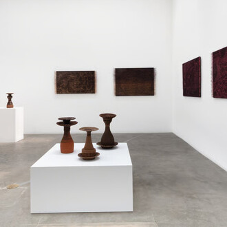 Sarah Rosalena, Unending spiral (Espiral sin fin), vista de exhibición. Cortesía de la Galería Blum