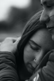 Empatia: chi è empatico riesce a sintonizzarsi con le emozioni di altre persone pur vivendo una situazione diversa