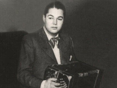 Aníbal Troilo mit seinem Bandoneon im Alter von 14 Jahren
