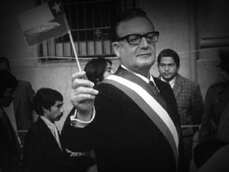 Salvador Allende Gossens​​ fue presidente de Chile desde el 3 de noviembre de 1970 hasta el día de su muerte el 11 de septiembre de 1973