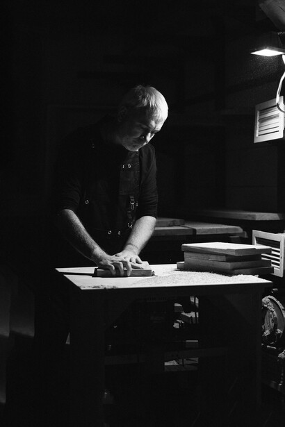 La pasión es el impulso vital que sostiene al creador frente a un mundo saturado de estímulos y urgencias