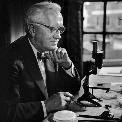 Alexander Fleming también descubrió la enzima antimicrobiana lisozima