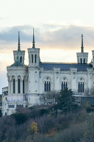 Un monument emblématique de Lyon, France 'La Basilique Notre-Dame de Fourvière' 