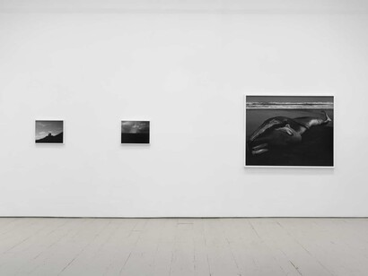 Mark Armijo McKnight, Cut the world, exhibition view. Courtesy of Klaus von Nichtssagend Gallery
