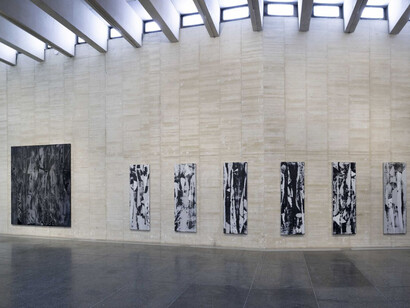 Secundino Hernández, Estación total, vista de exhibición. Cortesía del MUSAC