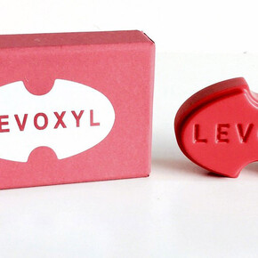 Red Online. Courtesy of Joseph K. Levene Fine Art