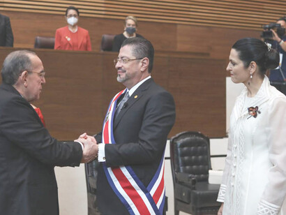 El pasado 8 de mayo el nuevo presidente de la República de Costa Rica hizo su juramento constitucional