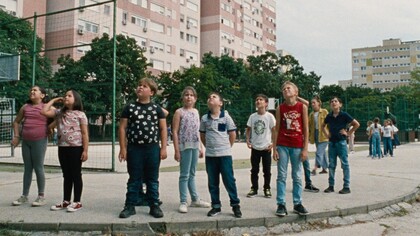 Immagine tratta dal film "Fekete pont" (Lesson Learned) di Bálint Szimler, un film denuncia sullo stato dell'istruzione in Ungheria