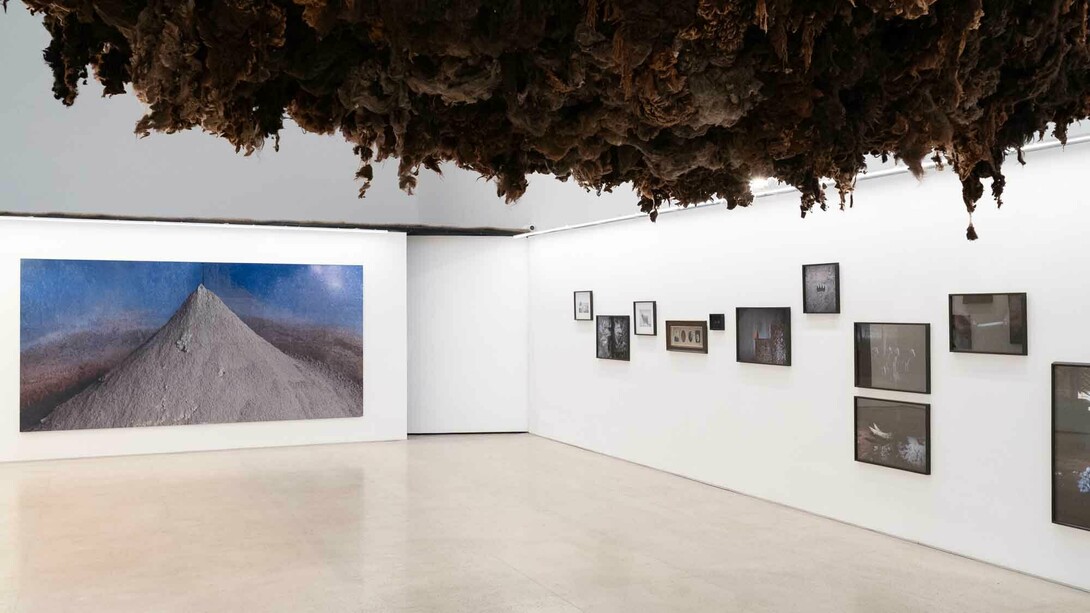 Laura Ferro, Black wool, exhibition view. Courtesy of Larivière Foundation