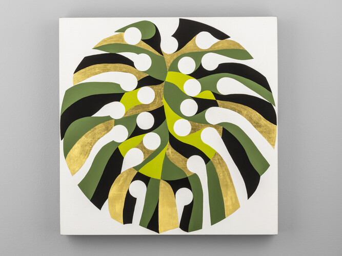 Gabriel Orozco, Piñanona 1, 2013, Tempera and burnished gold leaf on canvas, 15 3/4 x 15 3/4 (40 x 40 cm). Solomon R. Guggenheim Museum, New York, Guggenheim UBS MAP Purchase Fund. Courtesy the artist and kurimanzutto, Mexico City. Photo: Studio Michel Zabé, 2013