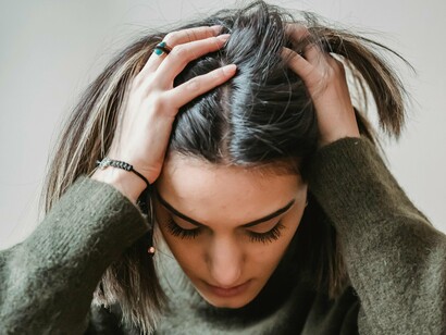"Normalmente amo scrivere di fiction, mi diverte, mi aiuta a superare le difficoltà della mia professione, i momenti bui che inevitabilmente ci sono"