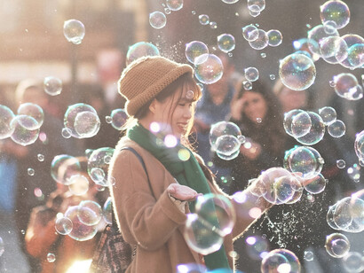 Circondati di persone come te  