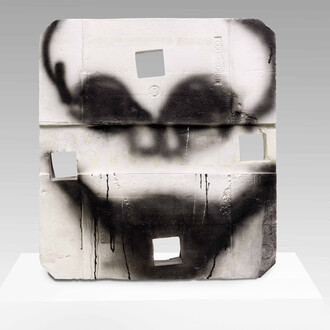 Huma Bhabha, The Joke, 2013, Lacquered bronze, 81 x 74 x 10 cm, 32 x 29 1/4 x 4 in, edition 1 of 4 + 1 AP. Copyright: VW (Veneklasen/Werner), Berlin