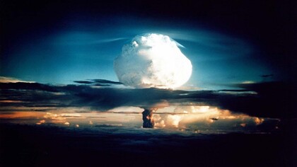 Ivy Mike è il nome in codice della prima bomba H, fatta esplodere il 1º novembre 1952 alle 07:15 (ora locale) nelle isole Marshall dell'Oceano Pacifico, e in particolare a Elugelab, nell'atollo Enewetak dagli Stati Uniti d'America