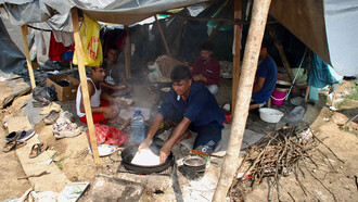 Velika Kladusa, Bosnia: circa 350 persone vivono in questo campo improvvisato