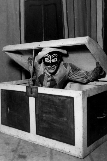 Marcello Moretti (1947) in “Arlecchino”/ Archivio Piccolo Teatro di Milano