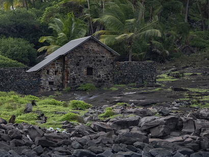 Île du Diable, Guyane française. Territoire sauvage, son tourisme est surtout familial : on préfère à sa forêt amazonienne profonde abritant nombre d’animaux sauvages, à ses plages qui servent de dernier lieu de ponte aux tortues Luth © By Sophie Fuggle, Claire Reddleman, Ayshka Sene, CC BY 4.0
