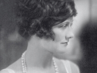 Gabrielle "Coco" Chanel lors d'une soirée en 1920