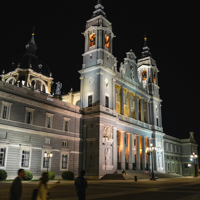 Descubra como aproveitar uma curta visita a Madrid com um roteiro estratégico que inclui sete pontos turísticos em apenas oito horas