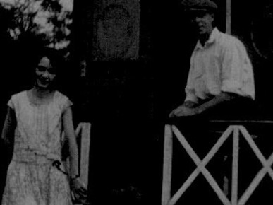 Ruth Robertson con su padre. Foto: George Reith