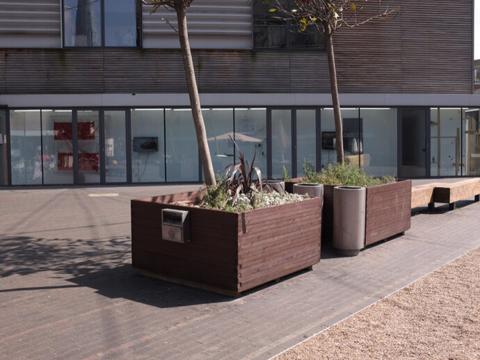 Installation View, ‘don’t we We run run things things?!’ at Vitrine Bermondsey Square, Courtesy of Vitrine