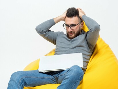 Phishing is no longer just obvious “spam” emails. Now it includes highly realistic messages and personalized (targeted) attacks