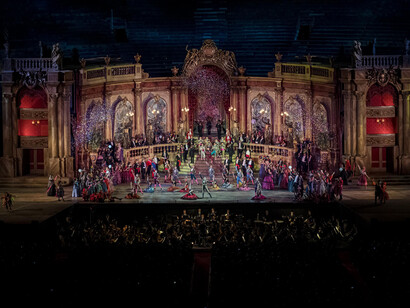 La Traviata. Foto Ennevi, per gentile concessione della Fondazione Arena di Verona