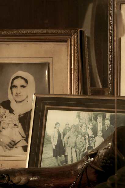 Los pedazos de pared caían con un ruido ensordecedor en el momento menos esperado. Había cenizas de pedazos por doquier en señal del paso del tiempo