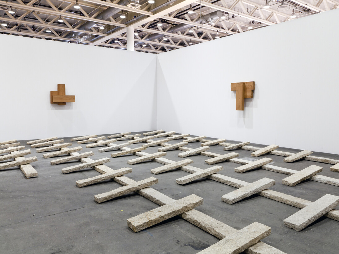 Richard Nonas, Art Unlimited 2014, Pivot, 2014, 10 x 7 meters / 32.8 x 23 feet, 200 granite curbstones and three wood wall-markers. ©Richard Nonas. Courtesy of Fergus McCaffrey Gallery