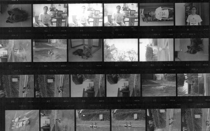 Un taller de fotografía analógica se convierte en una experiencia inquietante cuando las misteriosas imágenes de dos gemelas toman un rumbo obsesivo