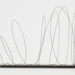 Gego, Bicho 89/17 [Bug 89/17], 1989. Courtesy of Zentrum Paul Klee