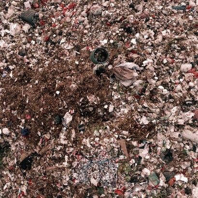 Imagen aérea de un relleno sanitario en Bantén, Indonesia