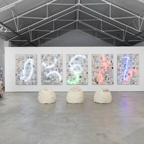 Manuela Pimentel, Eis-me, sou uma poeta, irei ao entardecer (Here I am, a poet, leaving at dusk), exhibition view. Courtesy of Underdogs