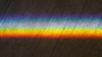 L'arcobaleno disegnato da Irwin sul pavimento di Villa Panza. Untitled (Column) 2011