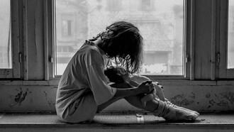 Su internet c’è un elenco, curato dall’associazione Libera Contro le Mafie, che raccoglie i nomi ad oggi conosciuti delle vittime innocenti delle mafie