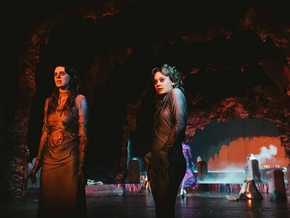 Ulrike Maria Stuart. Courtesy of the Deutsches Theater