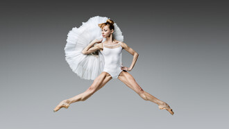 Iana Salenko in La morte del cigno by Michel Fokin in Duets and Solos - Beatrice Rana and Mario Brunello with the Stars of Dance, at The International Ballet and Music Festival of Nervi and at Ravenna Festival © Dean Barucija
