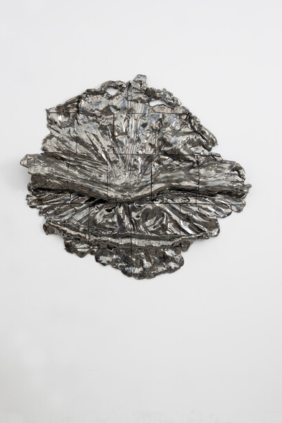 Brie Ruais, Two Fold, 132lbs, 2014, Glazed ceramic, hardware, 49 x 54 x 6 inches, 124.5 x 137.2 x 15.2 cm, courtesy the artist and Nicole Klagsbrun, photo credit Adam Reich