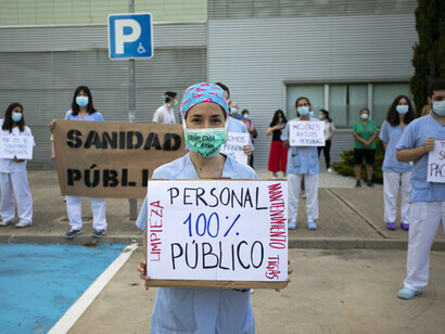Protesta en favor de la sanidad pública, en un hospital de la Comunidad de Madrid, España